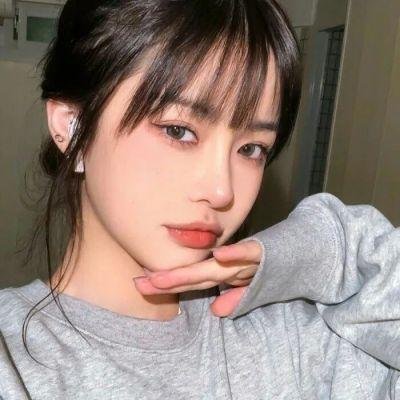 属于她们的片刻